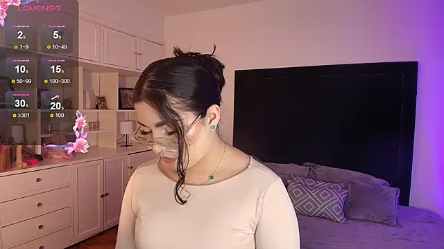 Snapshot of mariana_owen chatting on May 29, 11:52 am mariana owen online show from May 29, 11:52 am