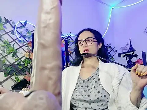 KandyParis online show from July 12, 2:02 am