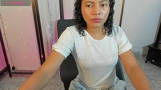 EmmaRay3 online show from May 12, 2:36 pm