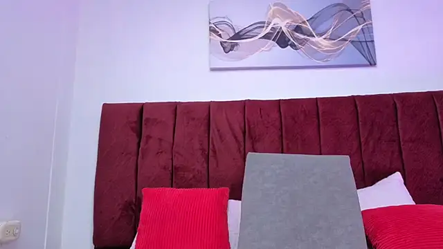 Snapshot of Violeta_Tepes chatting on May 24, 1:27 pm Violeta Tepes online show from May 24, 1:27 pm
