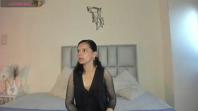 Shanttal queen online show from May 7, 2:22 pm