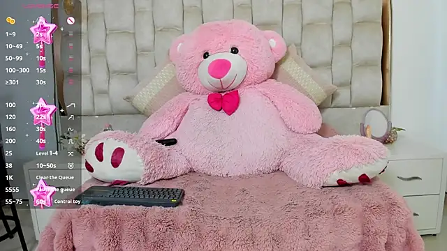 MaddyReyes online show from June 25, 7:51 pm