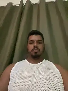 Snapshot of Falcaohot chatting on May 7, 1:44 am Falcaohot online show from May 7, 1:44 am