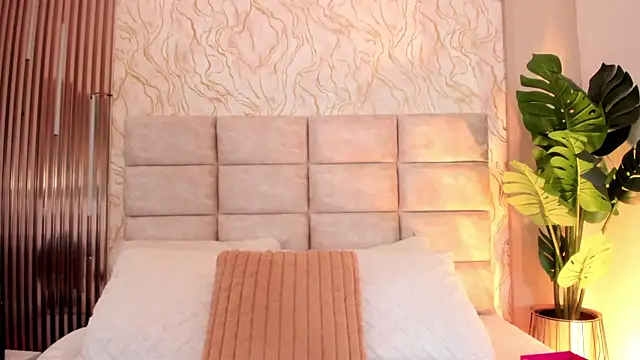 Snapshot of GinaSalanne chatting on May 5, 12:02 pm GinaSalanne online show from May 5, 12:02 pm