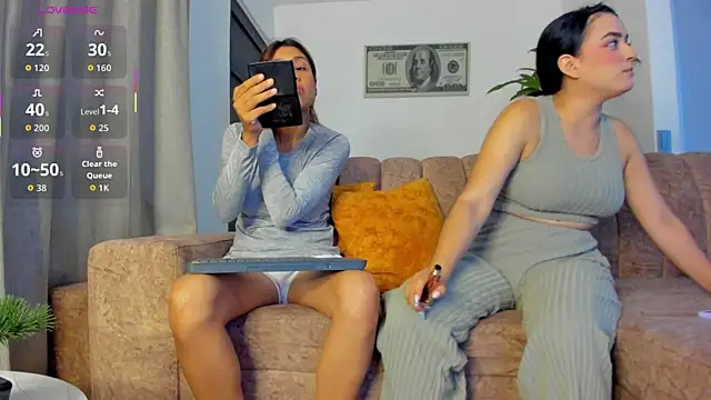 ElizabethAndEliana online show from May 21, 1:29 pm