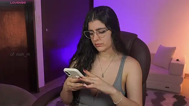  Niah online show from May 15, 9:33 pm