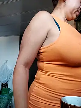 Snapshot of Tumilf chatting on May 20, 1:28 pm Tumilf online show from May 20, 1:28 pm