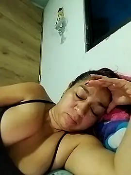 Snapshot of Tumilf chatting on June 4, 4:29 am Tumilf online show from June 4, 4:29 am