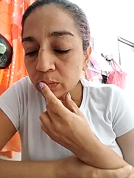 Snapshot of Tumilf chatting on June 8, 7:36 pm Tumilf online show from June 8, 7:36 pm