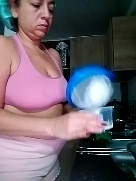 Snapshot of Tumilf chatting on June 9, 10:27 am Tumilf online show from June 9, 10:27 am