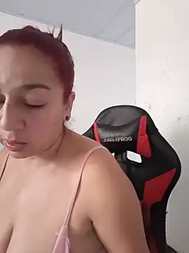 Snapshot of Tumilf chatting on June 16, 4:42 pm Tumilf online show from June 16, 4:42 pm