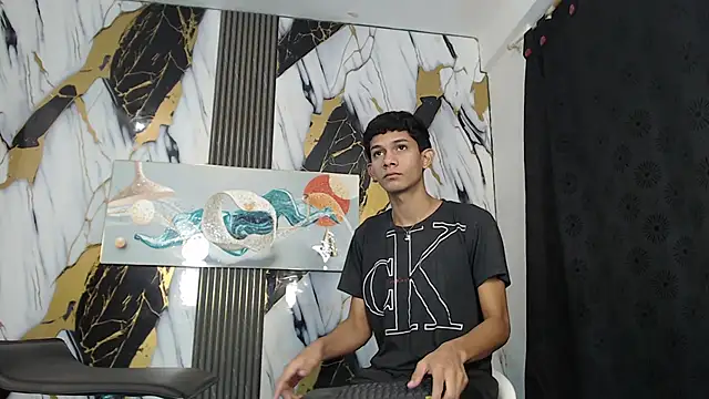 Snapshot of TWINKS_BOYSX chatting on May 30, 1:19 pm TWINKS BOYSX online show from May 30, 1:19 pm