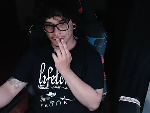 lilgothboy online show from May 26, 4:52 am