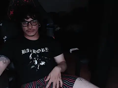 lilgothboy online show from June 2, 5:53 am