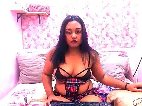 Snapshot of indianpoision69 chatting on May 11, 7:25 am indianpoision69 online show from May 11, 7:25 am