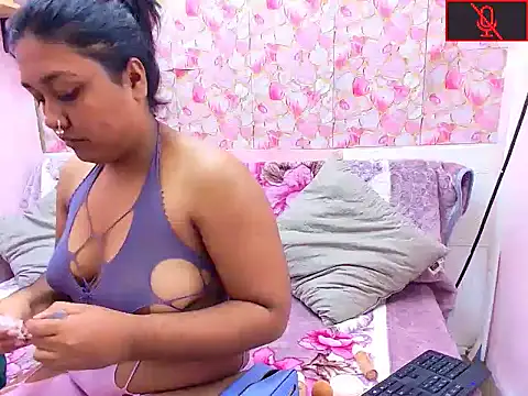 Snapshot of indianpoision69 chatting on May 28, 6:21 am indianpoision69 online show from May 28, 6:21 am