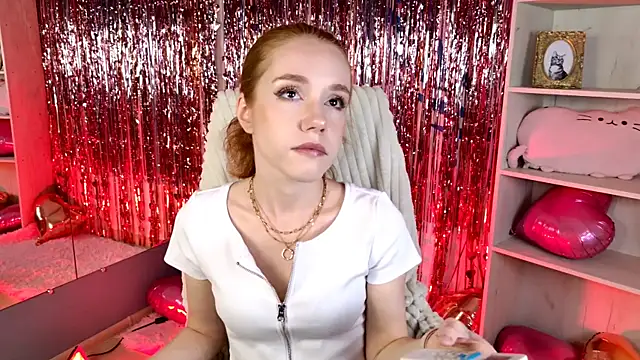 Snapshot of MilaSiren chatting on July 7, 9:02 am MilaSiren online show from July 7, 9:02 am