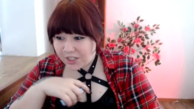 Snapshot of KarolinasHot chatting on May 24, 3:50 pm KarolinasHot online show from May 24, 3:50 pm