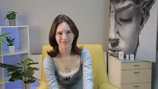 Snapshot of CortneyCagey chatting on May 8, 7:36 am CortneyCagey online show from May 8, 7:36 am
