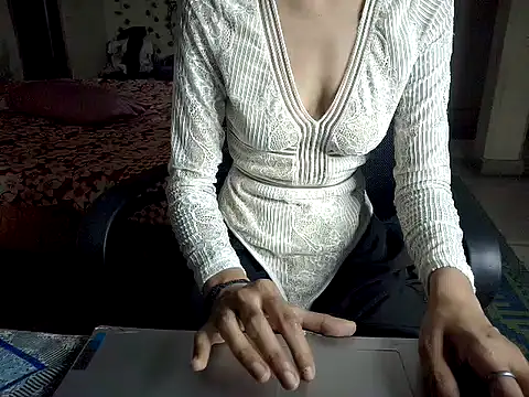 Snapshot of Sexyrossy7 chatting on May 15, 6:37 pm Sexyrossy7 online show from May 15, 6:37 pm
