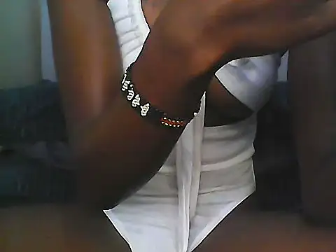 Snapshot of missy09 chatting on May 14, 9:38 am missy09 online show from May 14, 9:38 am