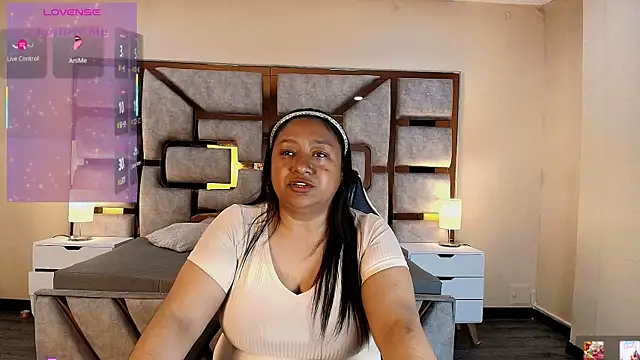 Snapshot of Rachell_Carter chatting on May 15, 4:19 am Rachell Carter online show from May 15, 4:19 am