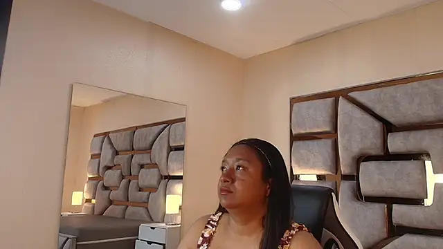 Snapshot of Rachell_Carter chatting on May 20, 4:29 am Rachell Carter online show from May 20, 4:29 am