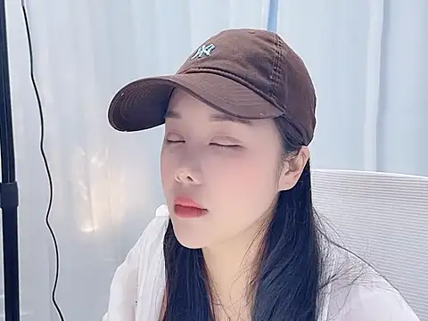 Snapshot of Qingqing19 chatting on May 8, 5:35 am Qingqing19 online show from May 8, 5:35 am