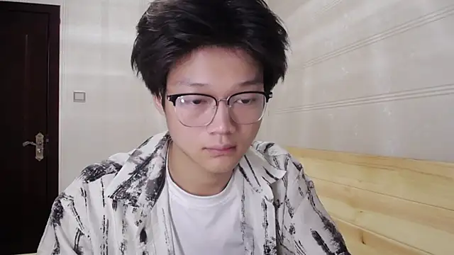 Snapshot of XJ-XIAOXIAO chatting on May 5, 8:28 pm XJ-XIAOXIAO online show from May 5, 8:28 pm