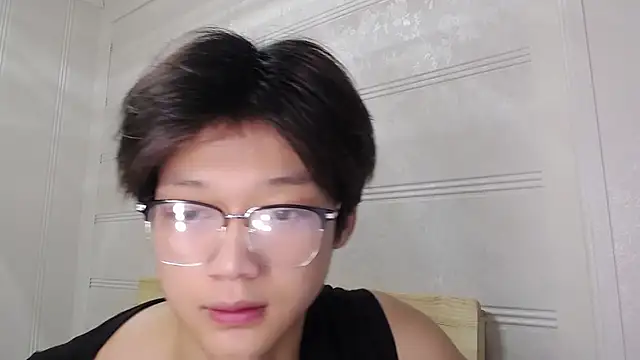 Snapshot of XJ-XIAOXIAO chatting on May 8, 8:58 pm XJ-XIAOXIAO online show from May 8, 8:58 pm