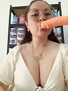 VANESSA  28 online show from May 18, 2:01 pm