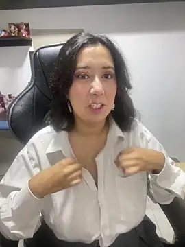 saramaSS online show from May 12, 3:58 am