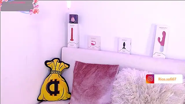 Sofi Rios  online show from May 17, 5:49 am