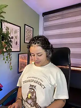 Lusiana   online show from May 28, 12:35 pm