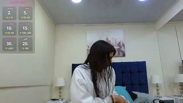 Snapshot of ValerieLyon_ chatting on May 28, 8:17 pm ValerieLyon online show from May 28, 8:17 pm