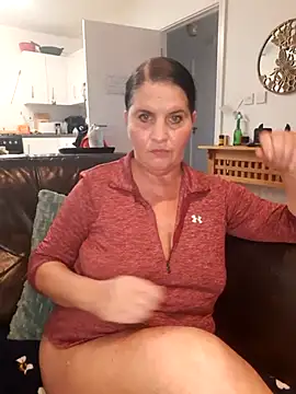 Snapshot of Velvet-Milf chatting on June 19, 4:00 pm Velvet-Milf online show from June 19, 4:00 pm