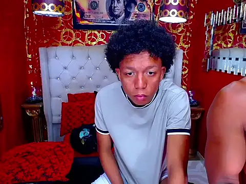 Snapshot of skinny20boy chatting on July 6, 11:18 pm skinny20boy online show from July 6, 11:18 pm