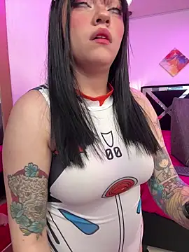 KIMI AMANE online show from May 15, 1:18 pm
