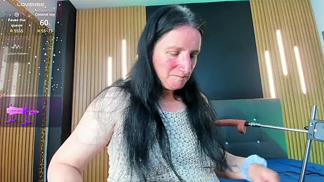 CloeMature online show from May 21, 1:45 am