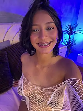 yazmin rouse  online show from July 17, 2:40 am