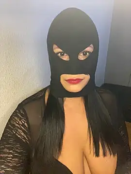 Snapshot of perlechaudasse chatting on May 15, 1:51 pm perlechaudasse online show from May 15, 1:51 pm