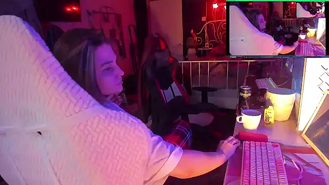 FuckinHotCouple1 online show from June 18, 6:34 pm