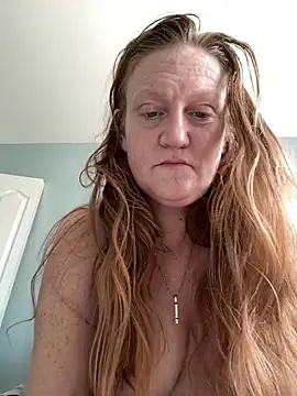 Snapshot of Kellilyn10 chatting on May 18, 4:13 pm Kellilyn10 online show from May 18, 4:13 pm