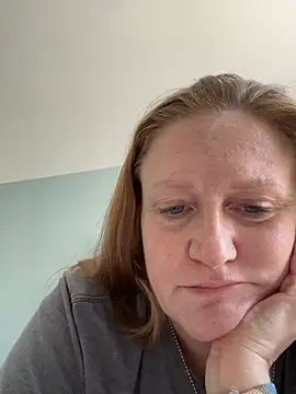 Snapshot of Kellilyn10 chatting on May 28, 4:48 pm Kellilyn10 online show from May 28, 4:48 pm