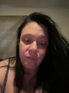 Snapshot of blueeyez1987 chatting on May 10, 4:56 pm blueeyez1987 online show from May 10, 4:56 pm
