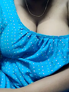 tamilkavitha123 online show from May 13, 11:18 am