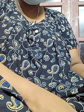 tamilkavitha123 online show from May 18, 4:29 am
