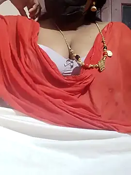 tamilkavitha123 online show from May 24, 4:56 pm
