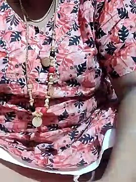 tamilkavitha123 online show from May 30, 4:37 pm