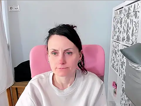 Snapshot of PattyXDesire chatting on May 9, 5:45 am PattyXDesire online show from May 9, 5:45 am